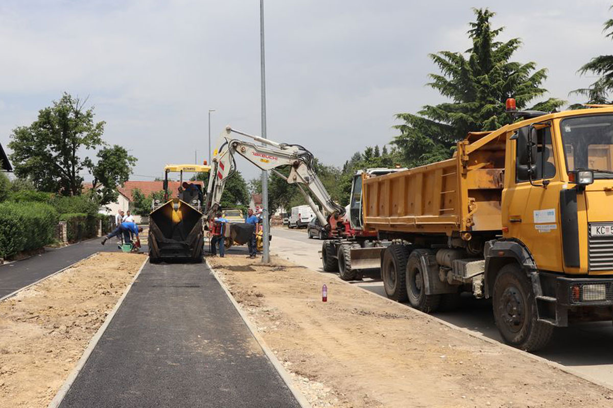 Nova pješačko-biciklistička staza u Ulici Mije Šimeka